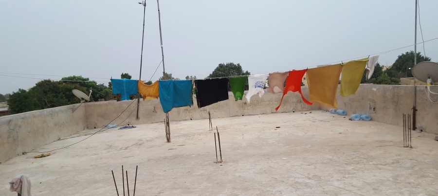 Washing clothes in Senegal | Laver le linge au Sénégal (c) Carla Sarrouy Kay